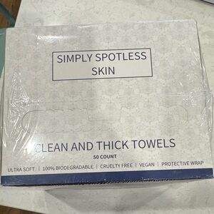 Clean and Thick Towels - White